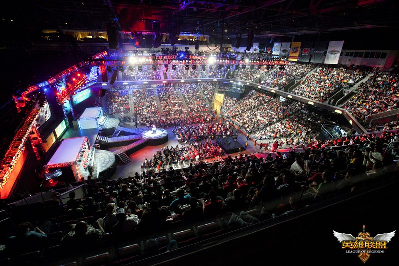 “死亡笔记”发威？Doinb直播复盘，精准预测多场比赛结果。